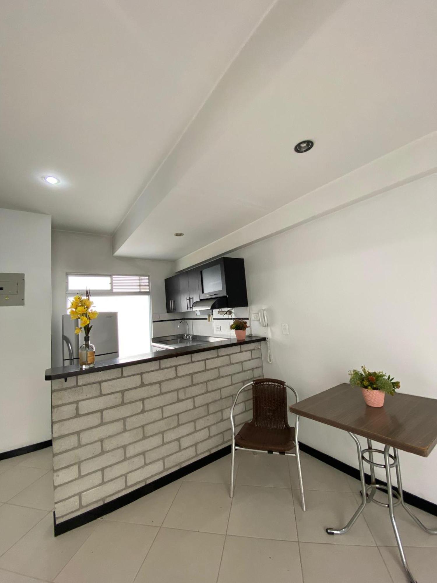 Apartaestudios Laureles Medellín Buitenkant foto