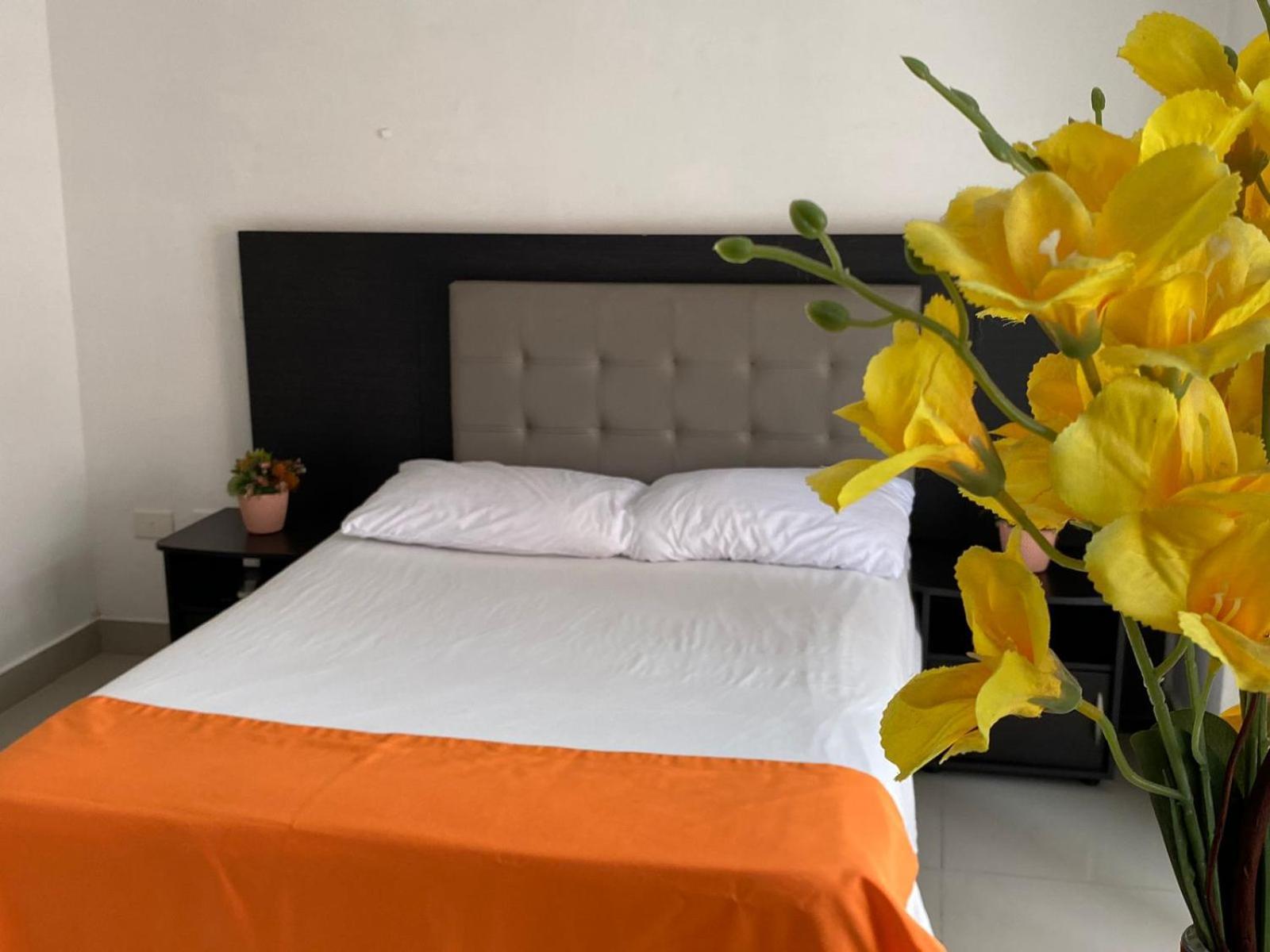 Apartaestudios Laureles Medellín Buitenkant foto